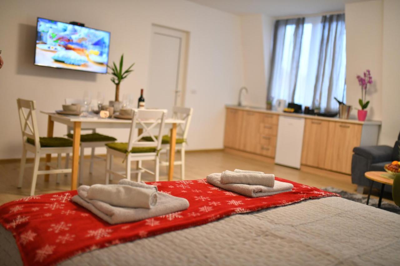 West In Apartments Čačak Kültér fotó