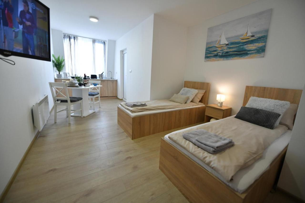 West In Apartments Čačak Kültér fotó