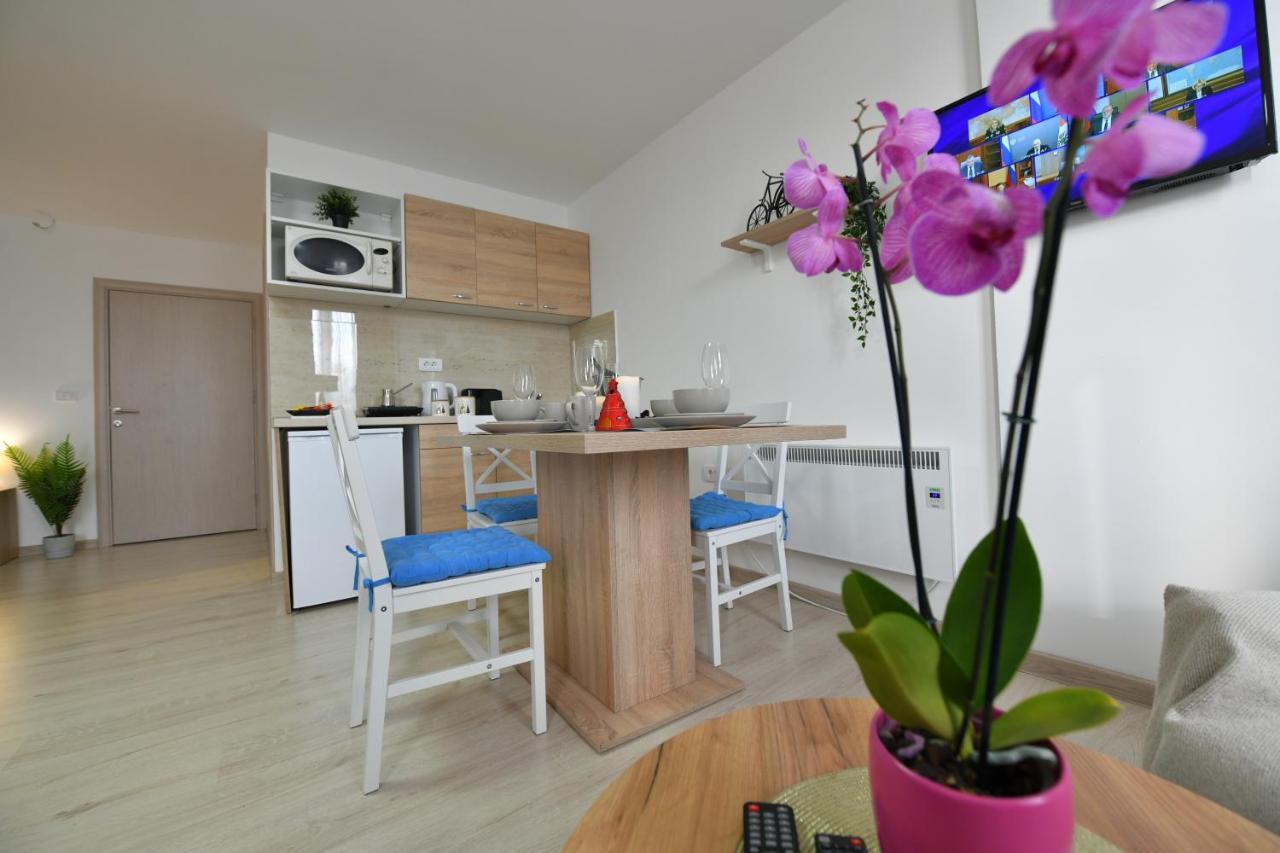 West In Apartments Čačak Kültér fotó