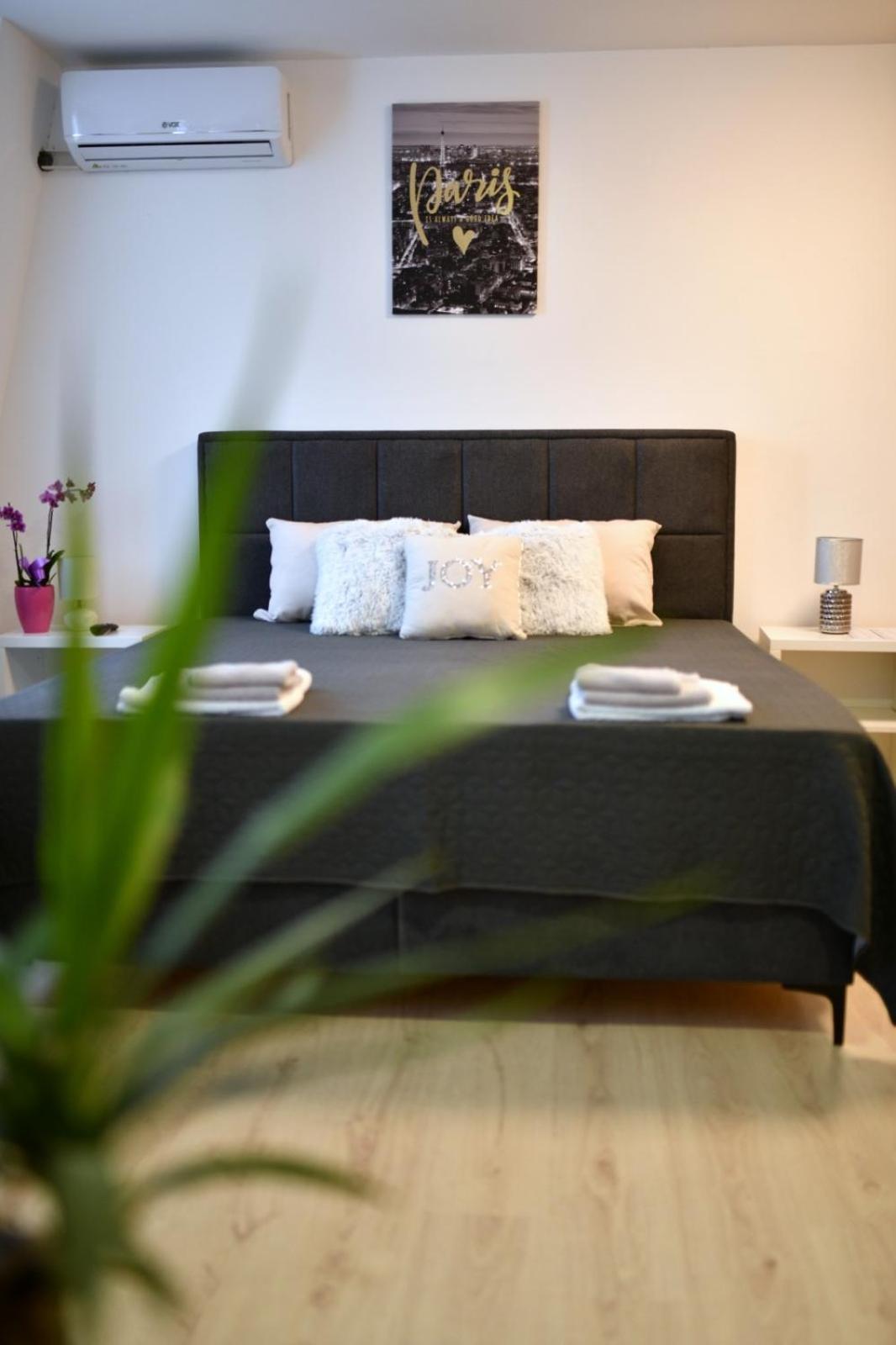 West In Apartments Čačak Kültér fotó