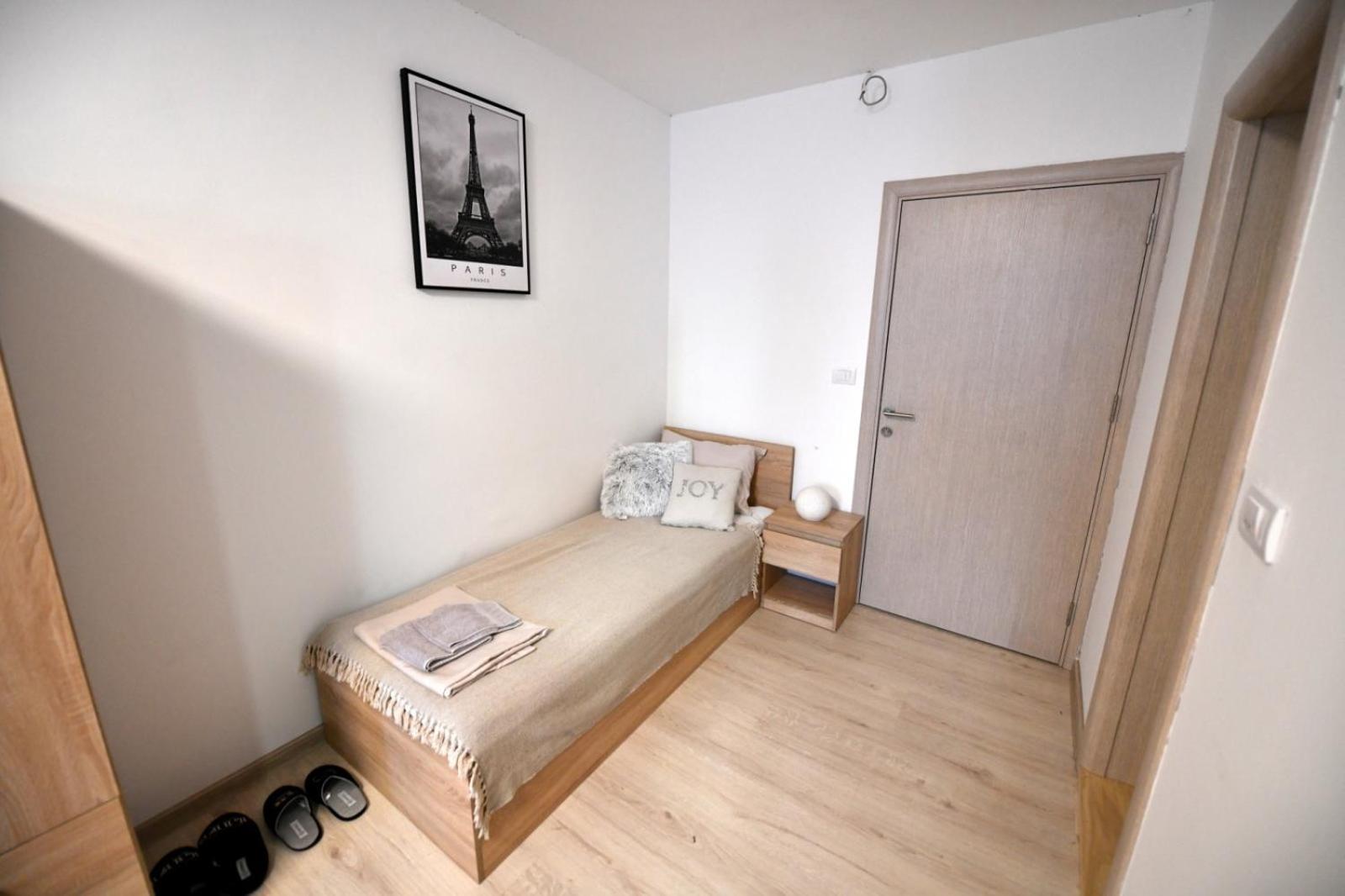 West In Apartments Čačak Kültér fotó