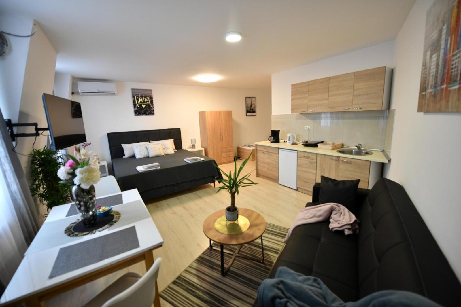 West In Apartments Čačak Kültér fotó
